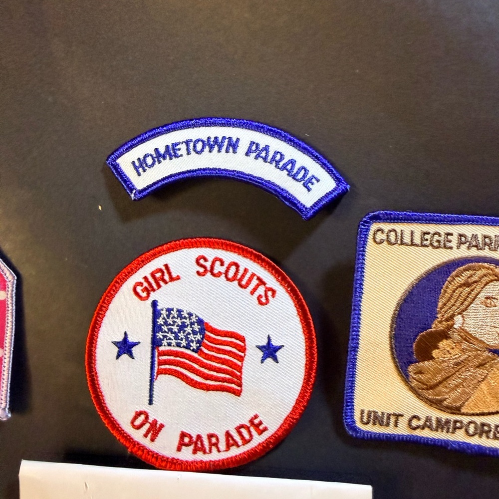 Vintage Girl Scouts Patch Badge Lot Epcot White House Parade 2005 Disney - Picture 6 of 10